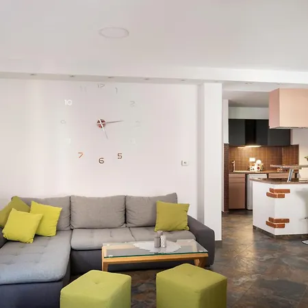 Hillside Apartment Jurdani