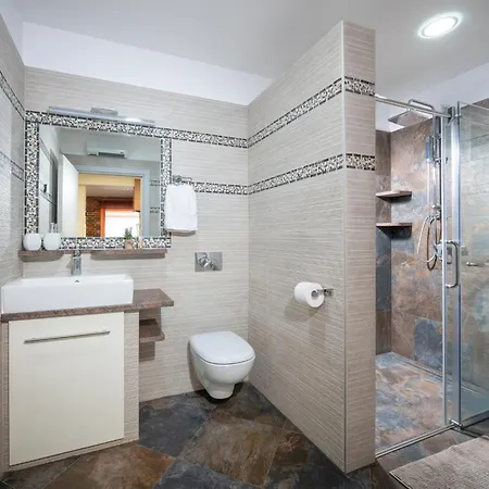 Apartament Hillside *